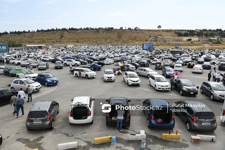 Boom híbrido: por qué los azerbaiyanos se están cambiando masivamente a los autos ecológicos