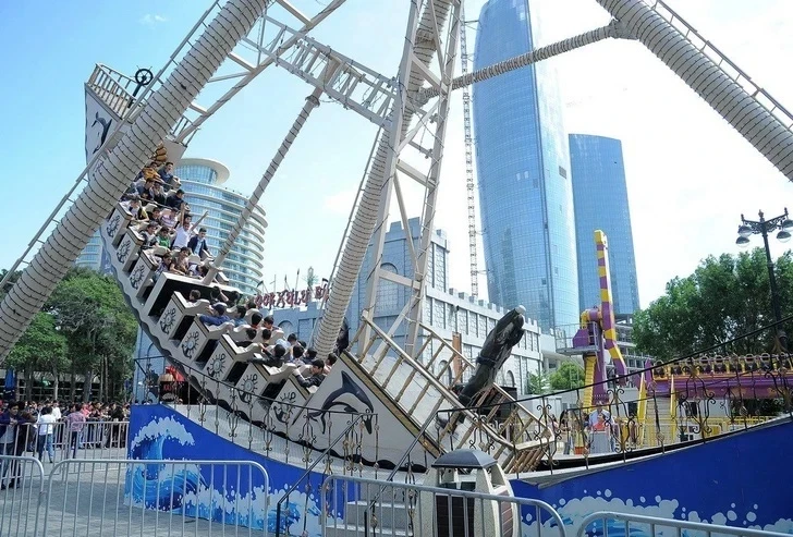 El Bulevar de Bakú Presenta Cuatro Nuevas Atracciones para los Visitantes