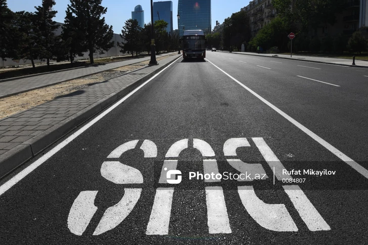 Carriles Exclusivos para Autobuses: Cómo Bakú Ahorra Tiempo a un Millón de Pasajeros Cada Día