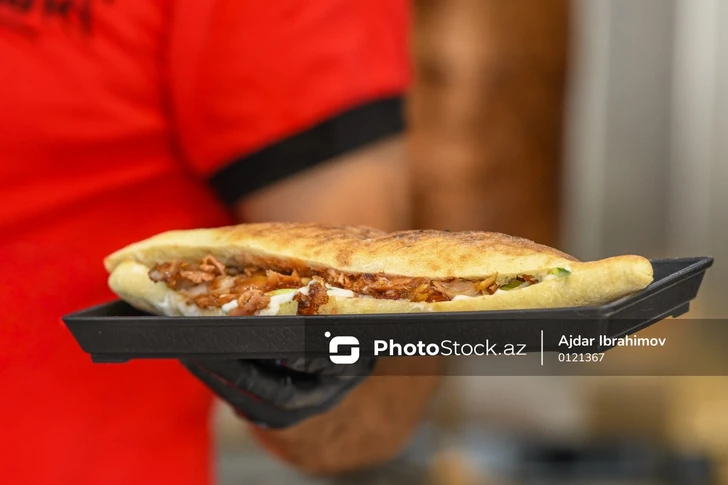 Precios de Restaurante: Estudiantes Azerbaiyanos se Quejan del Alto Costo de los Comedores Universitarios