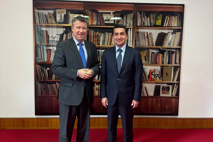 Hikmet Hadjiyev se reunió con el secretario de Estado del Ministerio de Asuntos Exteriores de Alemania