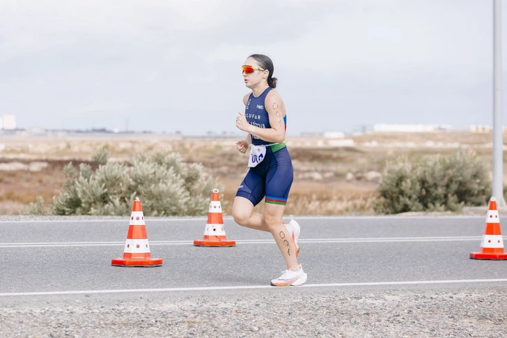 Se celebró en Pirallahi el Campeonato de Triatlón de Azerbaiyán