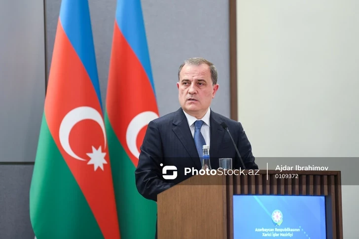 Jeyhun Bayramov: Azerbaiyán apoya la reactivación del Corredor Medio